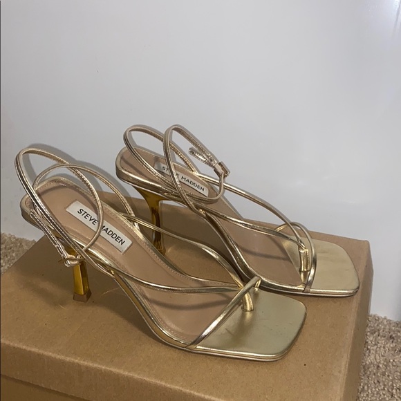Steve Madden Shoes - Steve Madden Annie in Gold